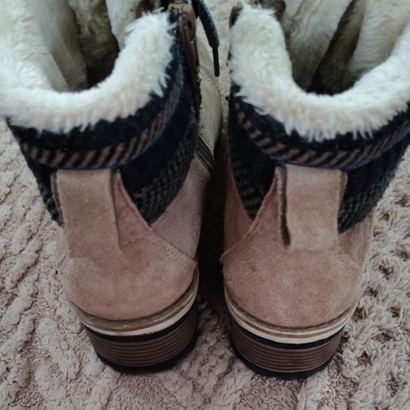 Anne Klein Taupe Lace Up Fur Lined Leather Boots Sz 8M - Picture 3 of 4